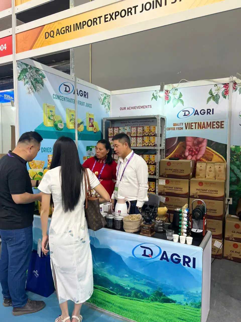Buyers at the stand